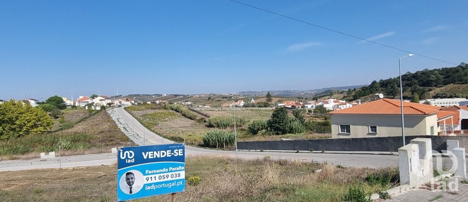 Terrain à Freiria de 359 m²