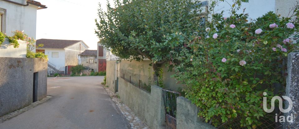 Casa de aldeia T2 em Podentes de 235 m²