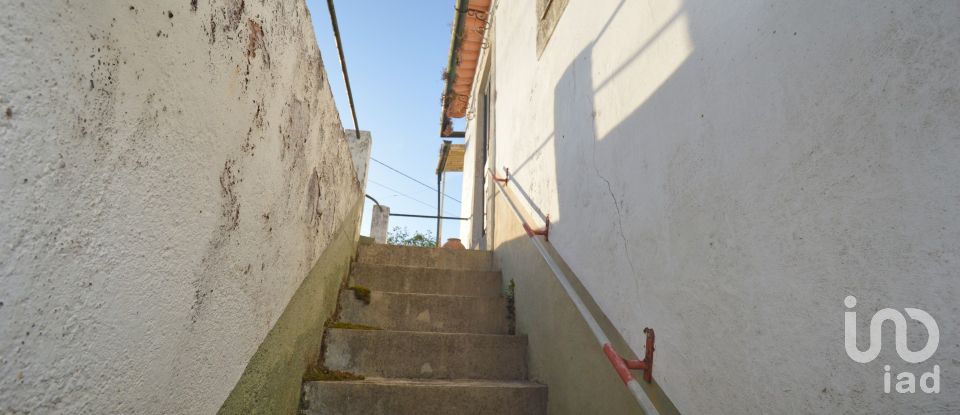 Casa de aldeia T2 em Podentes de 235 m²