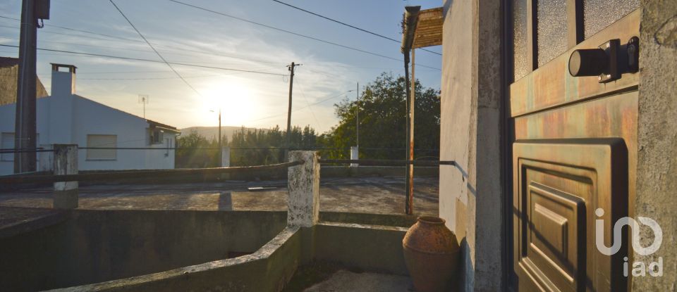 Casa de aldeia T2 em Podentes de 235 m²