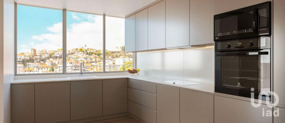 Apartamento T2 em Funchal (Santa Luzia) de 91 m²