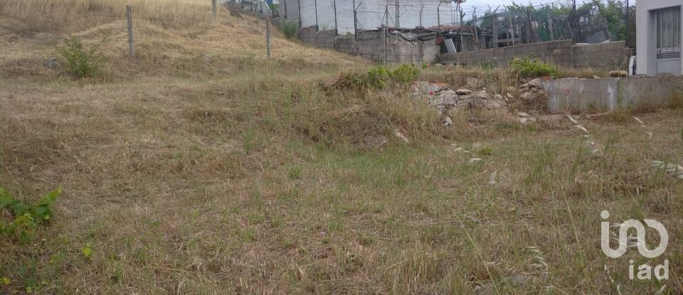 Terreno urbano em Guarda de 417 m²