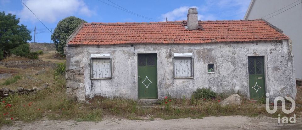 Terreno urbano em Guarda de 417 m²