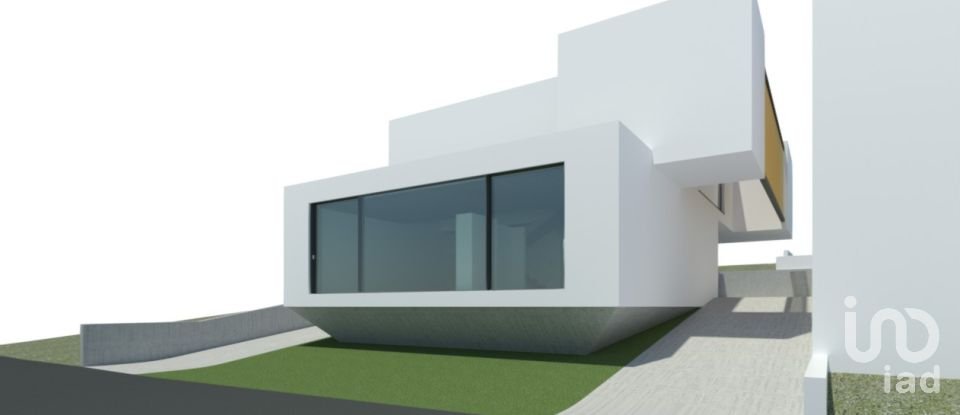 Terreno urbano em Guarda de 417 m²