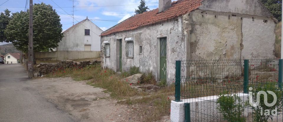 Terreno urbano em Guarda de 417 m²