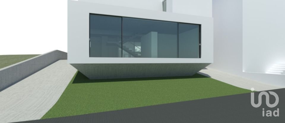 Terreno urbano em Guarda de 417 m²