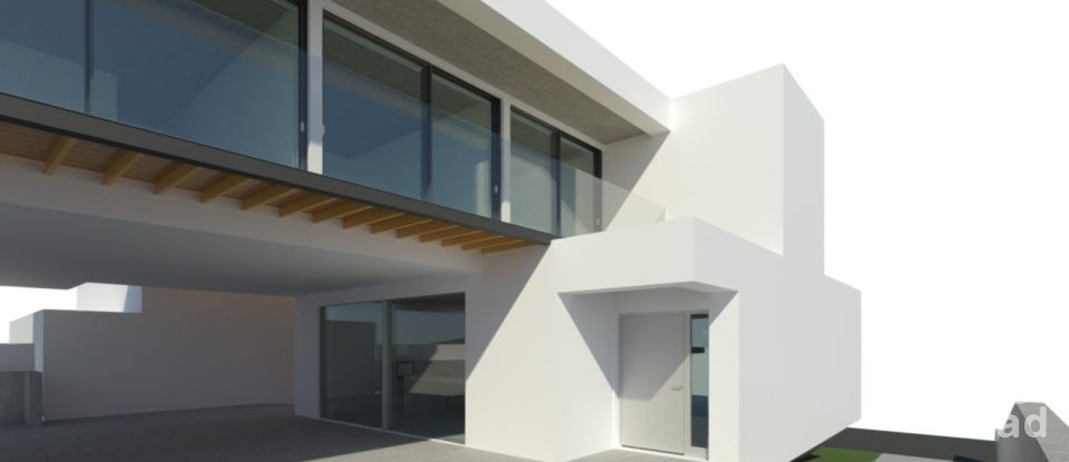 Terreno urbano em Guarda de 417 m²