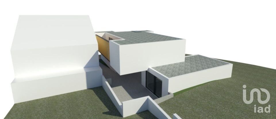 Terreno urbano em Guarda de 417 m²