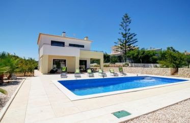 Gîte T4 à Mexilhoeira Grande de 245 m²