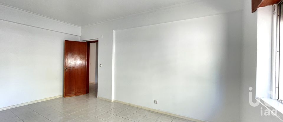 Apartamento T2 em Alverca do Ribatejo e Sobralinho de 100 m²