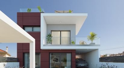 Casa T4 em Carvoeira de 220 m²