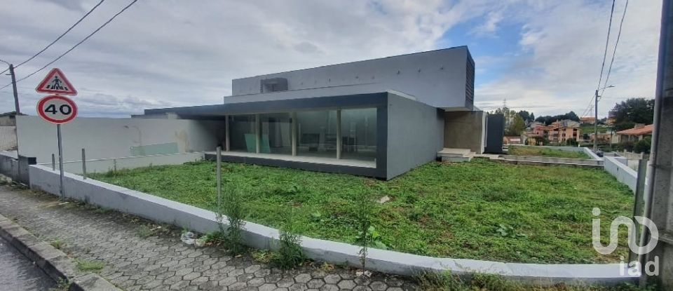 Casa / Villa T3 em Argoncilhe de 450 m²