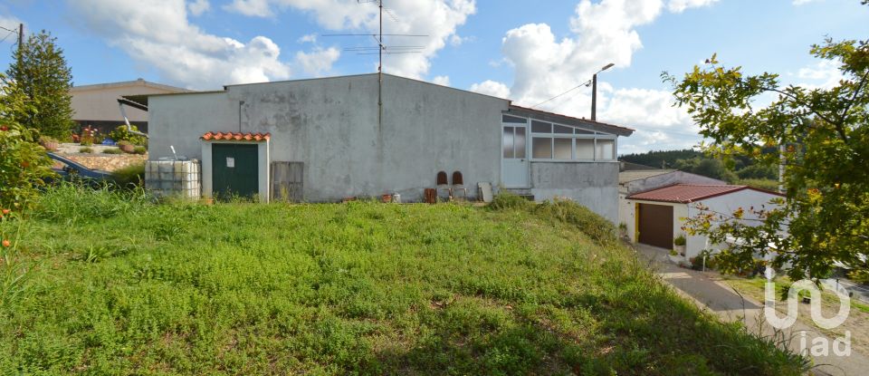 Maison de village T3 à Poiares (Santo André) de 177 m²
