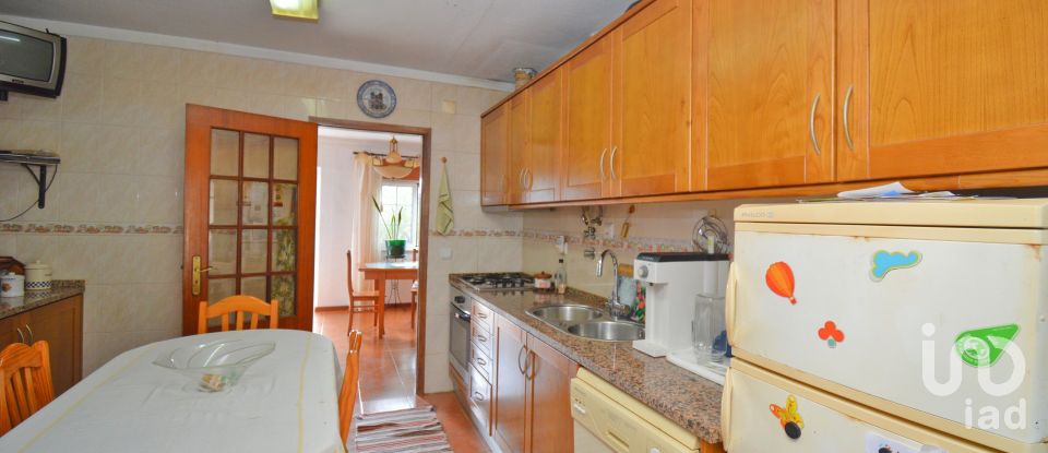 Maison de village T3 à Poiares (Santo André) de 177 m²