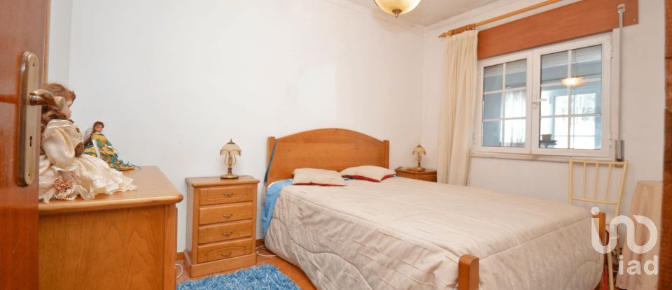 Maison de village T3 à Poiares (Santo André) de 177 m²