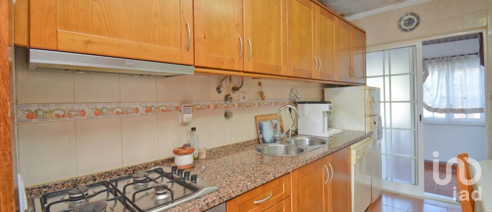 Maison de village T3 à Poiares (Santo André) de 177 m²