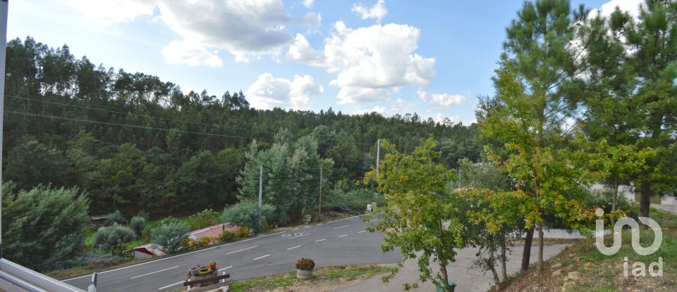 Maison de village T3 à Poiares (Santo André) de 177 m²