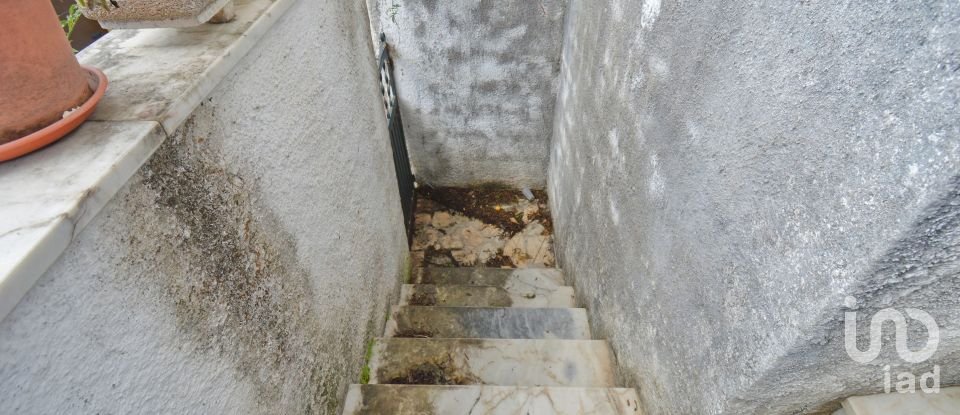 Maison de village T3 à Poiares (Santo André) de 177 m²