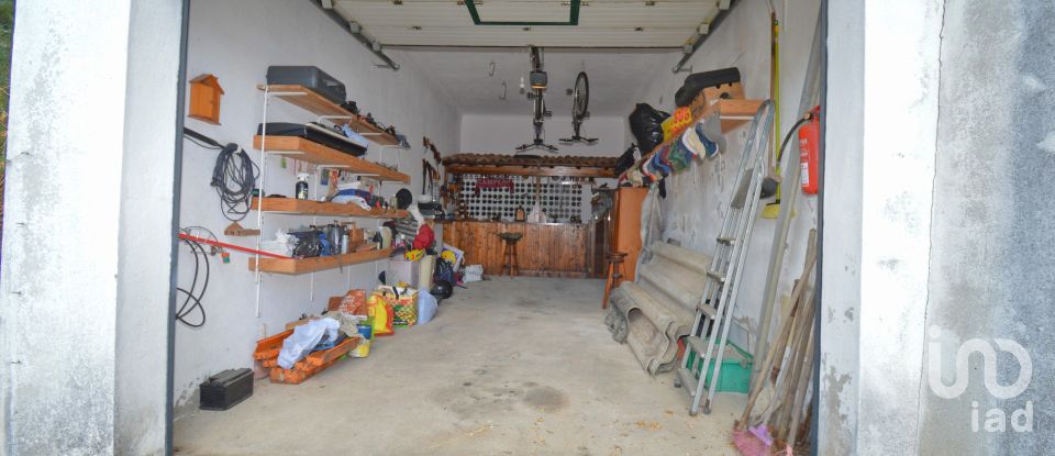 Maison de village T3 à Poiares (Santo André) de 177 m²