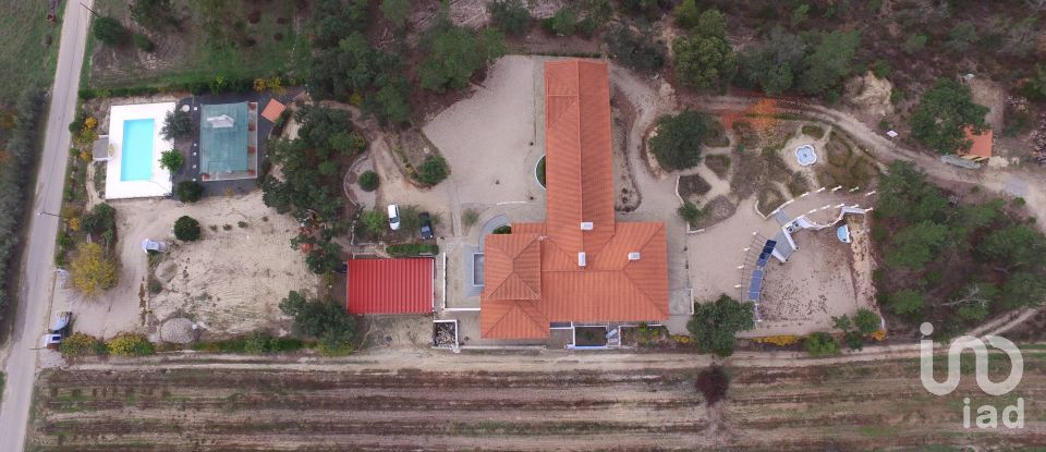 Farm T14 in Raposa of 1,223 m²