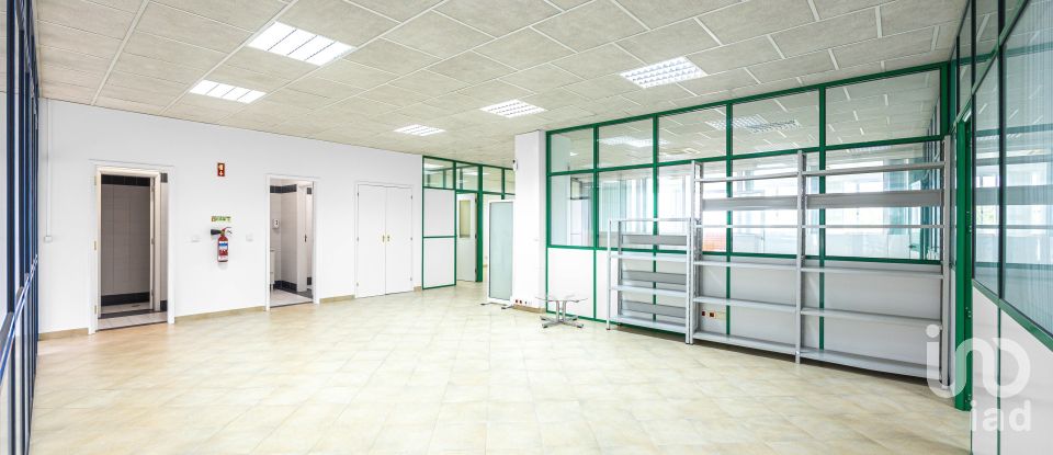 Loja / Estabelecimento Comercial em Alverca do Ribatejo e Sobralinho de 250 m²