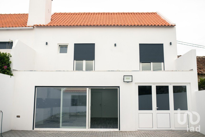 Casa / Villa T4 em Atouguia da Baleia de 143 m²