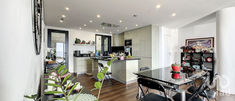 Lodge T5 in Ponta do Sol of 435 m²