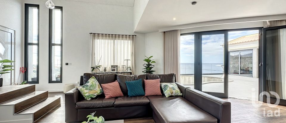 Lodge T5 in Ponta do Sol of 435 m²