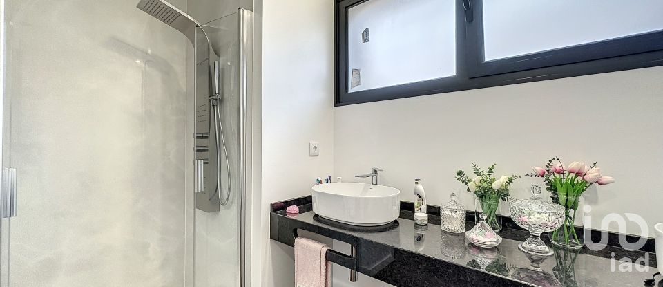 Lodge T5 in Ponta do Sol of 435 m²