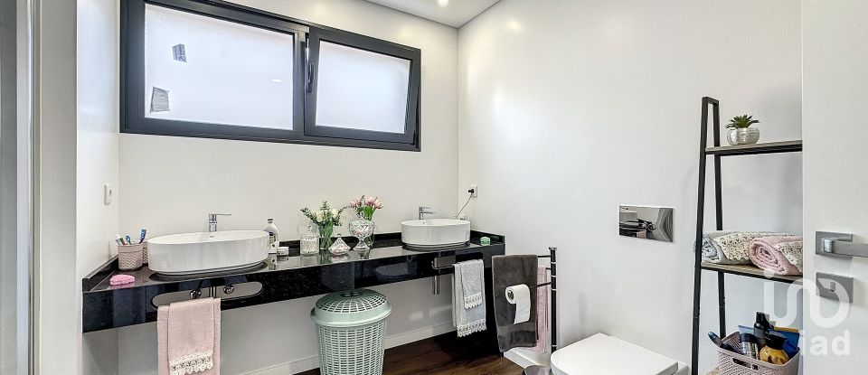 Lodge T5 in Ponta do Sol of 435 m²