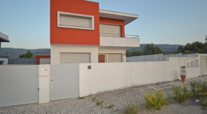 Casa T3 em Miranda do Corvo de 260 m²