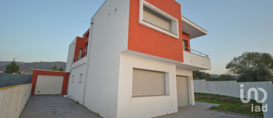 Casa T3 em Miranda do Corvo de 260 m²