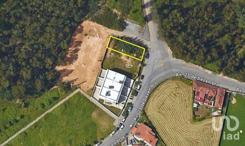 Terrain à São Miguel do Souto e Mosteirô de 298 m²