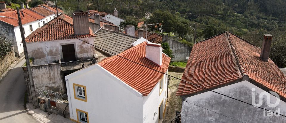 Casa de aldeia T2 em Figueiró dos Vinhos e Bairradas de 148 m²