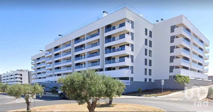 Apartment T3 in Faro (Sé e São Pedro) of 93 m²