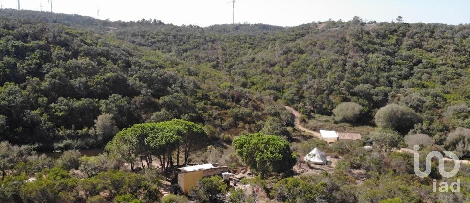 Terreno urbano em Bensafrim e Barão de São João de 303 162 m²