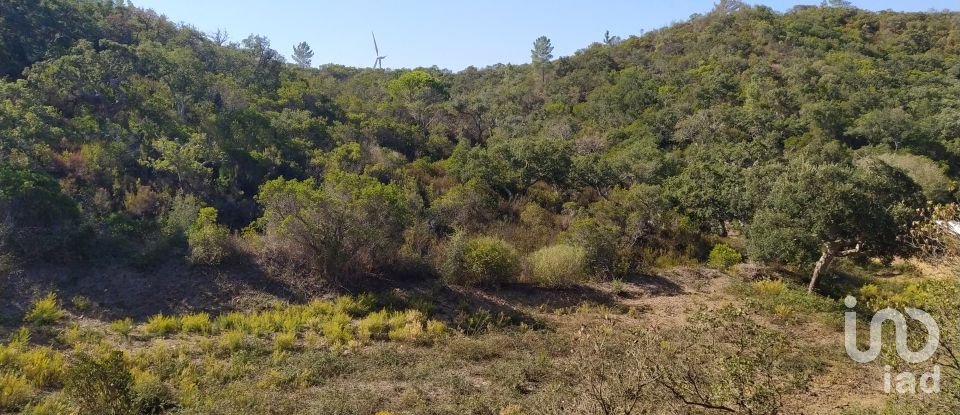 Terreno urbano em Bensafrim e Barão de São João de 303 162 m²