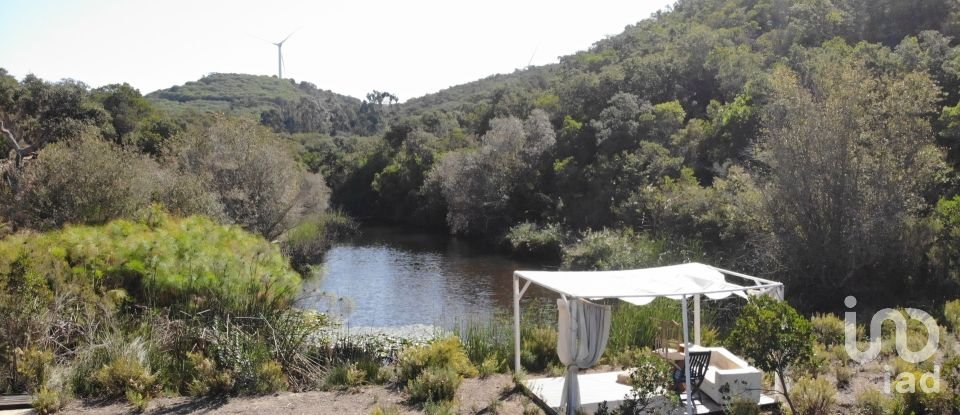 Terreno urbano em Bensafrim e Barão de São João de 303 162 m²