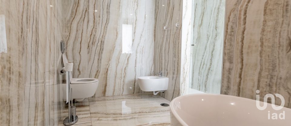 House T6 in Areosa of 290 m²