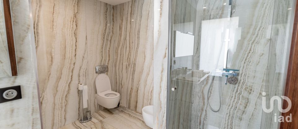 House T6 in Areosa of 290 m²