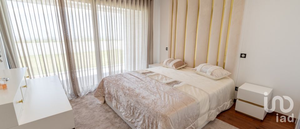 House T6 in Areosa of 290 m²