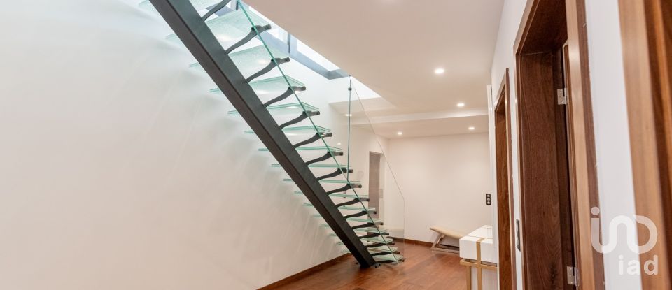 House T6 in Areosa of 290 m²