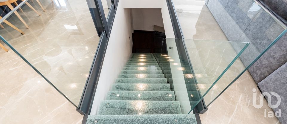 House T6 in Areosa of 290 m²