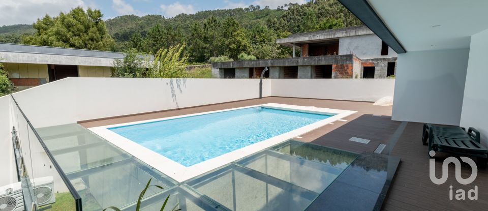 House T6 in Areosa of 290 m²