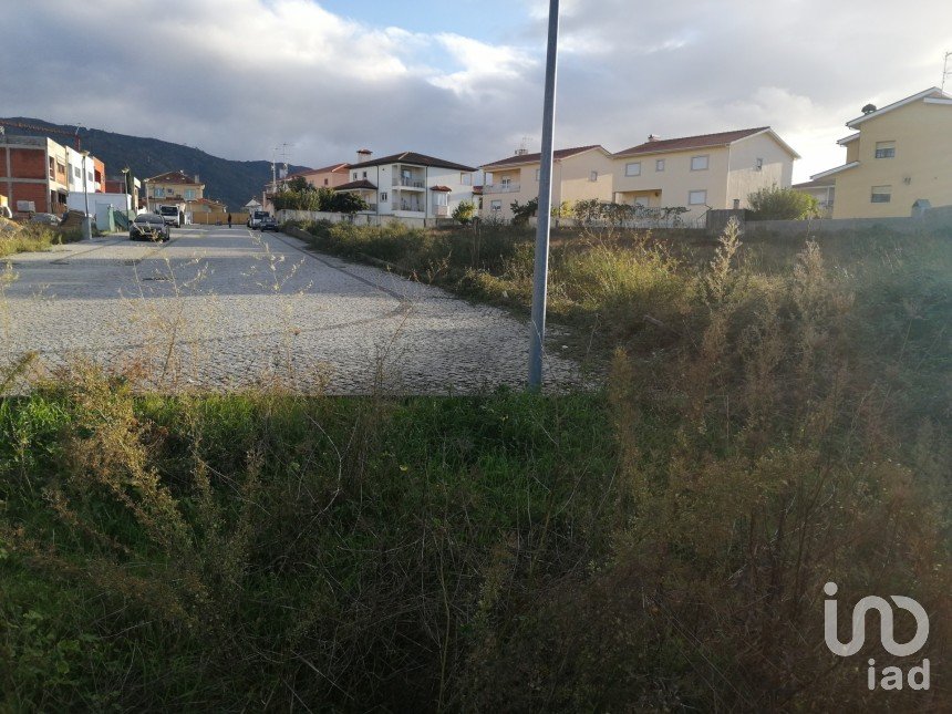 Terreno em Vilar de Nantes de 2 686 m²