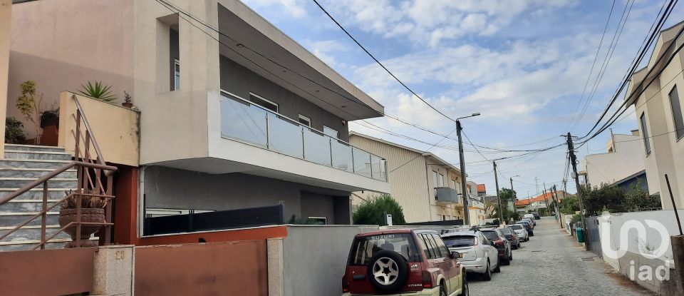 Maison de ville T4 à Matosinhos e Leça da Palmeira de 385 m²