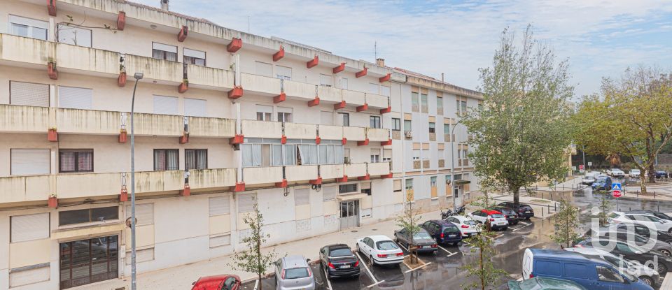 Apartment T1 in Venteira of 68 m²