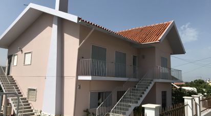 Maison T5 à Romeira e Várzea de 183 m²