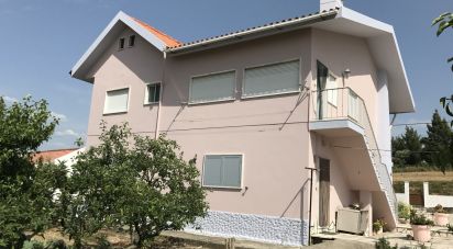House T5 in Romeira e Várzea of 183 m²