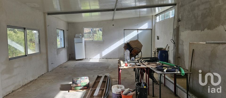 Surface diverse à Salir de 200 m²